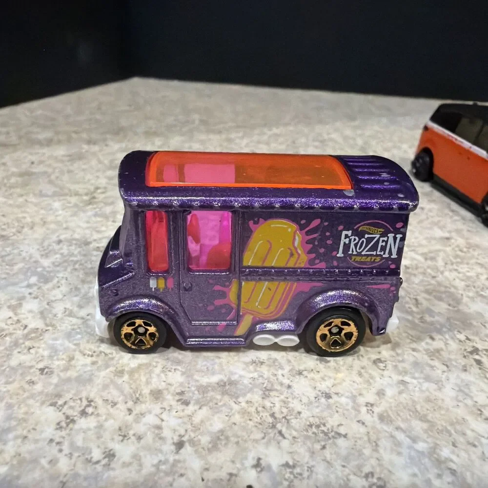 Hot Wheels Collectible Vehicles-VW Buzz, Frozen Treats,Gold Coast Bus,Agave Acre